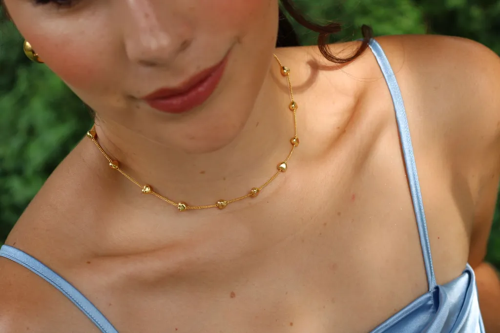 CHOCKER CORAZONES.webp