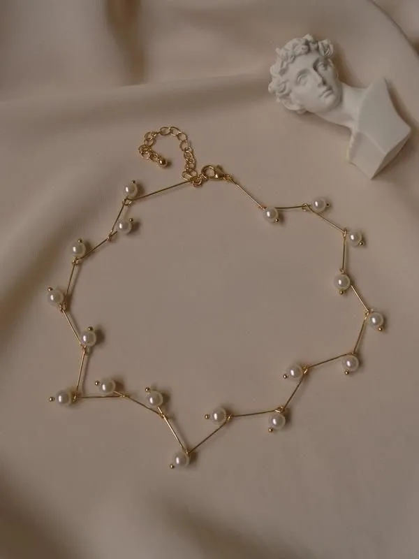 Collar de perlas estilo choker